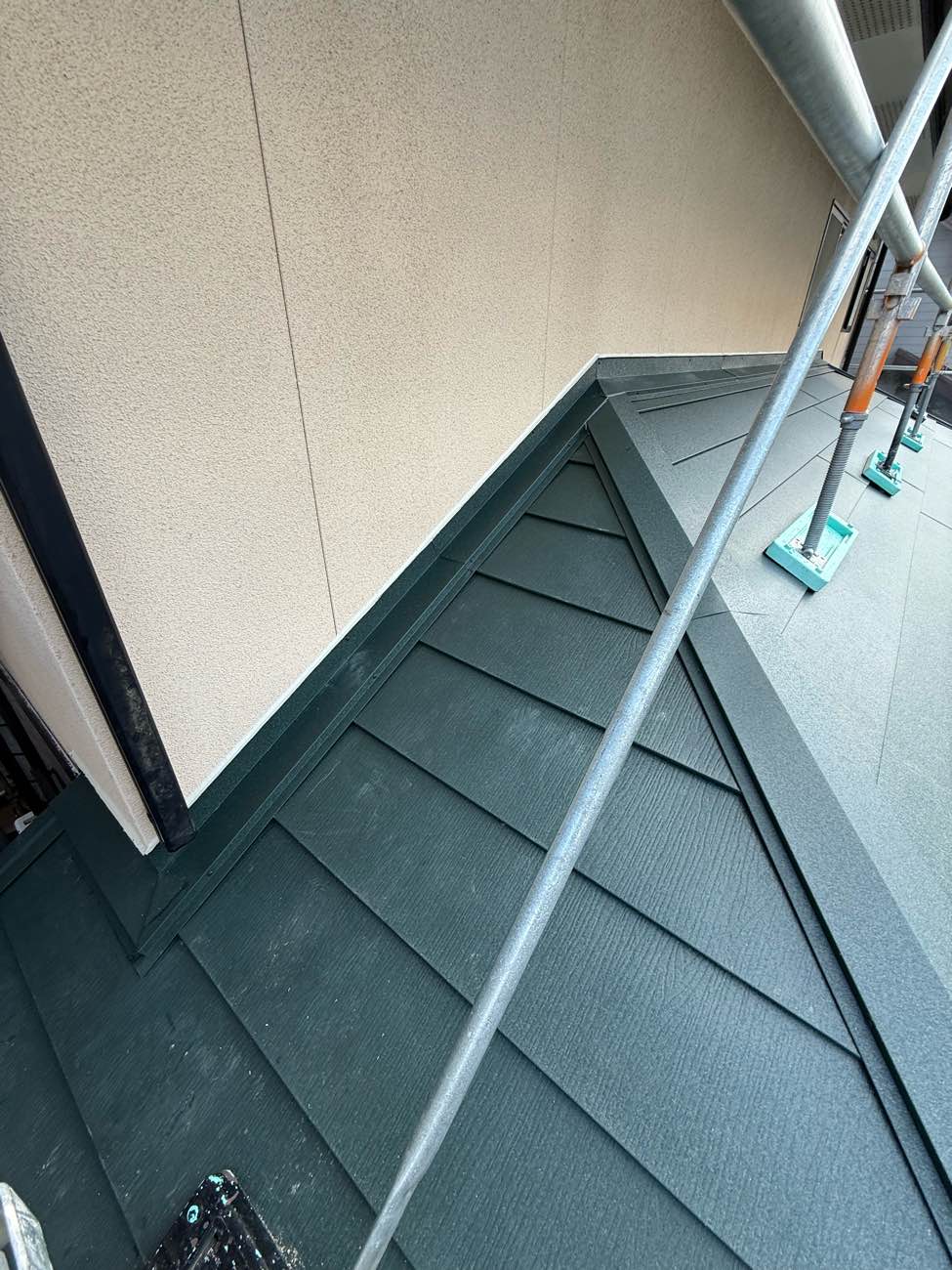 糟屋郡宇美町物件の屋根リフォーム、雨漏り、屋根カバー工法