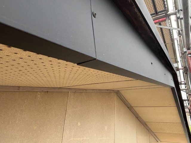 新宮町で修理後の破風板