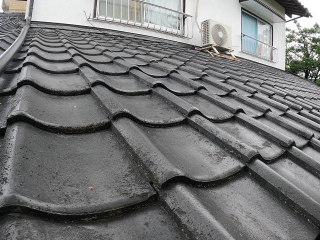 博多区で雨漏りしていた下屋のセメント瓦