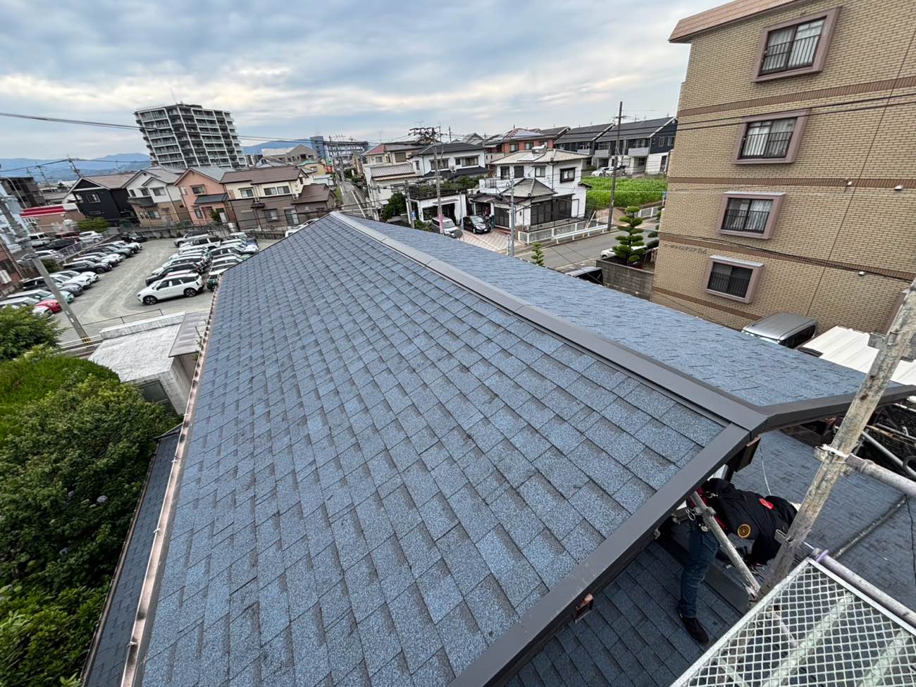 セメント瓦からオークリッジスーパーを使用した屋根葺き替え工事