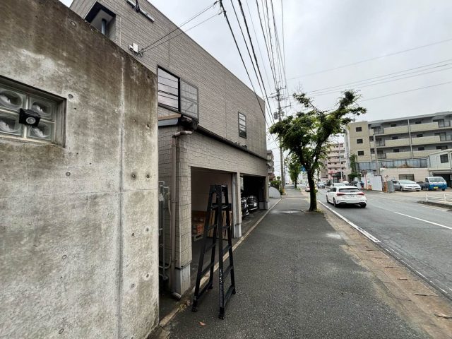 福岡市博多区の会社事務所の雨漏り調査