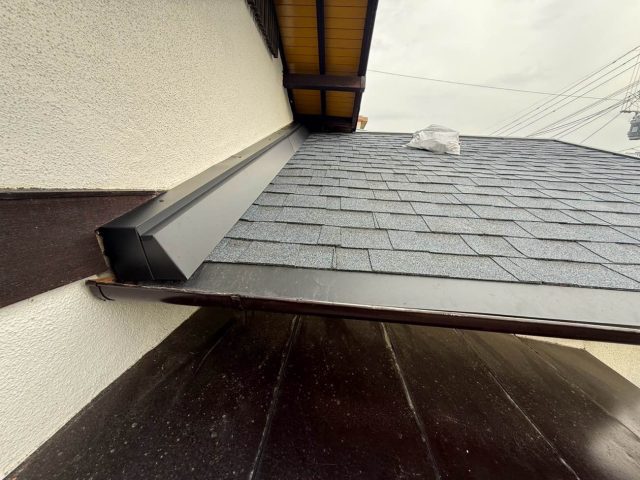 博多区の屋根リフォームで板金を施工