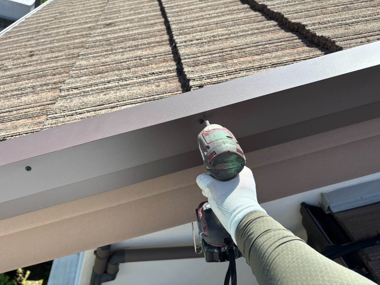 ケラバ板金の取り付け