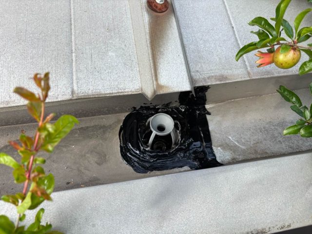 福岡市南区のコーキングで補修したドレン