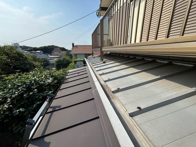 福岡市南区の屋根に溜まったゴミの清掃