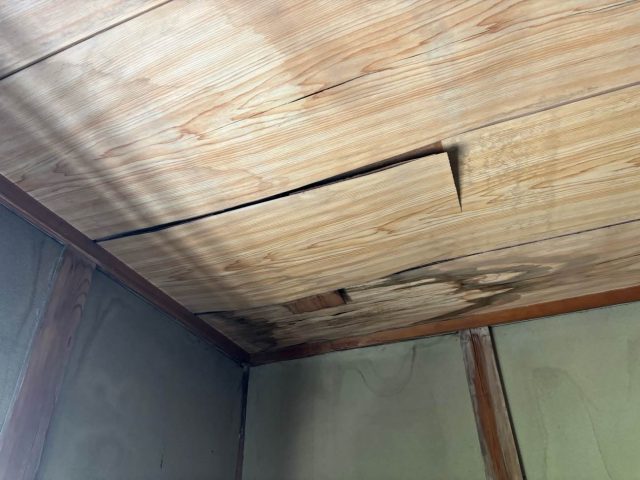 佐賀県鳥栖市の天井の浮き