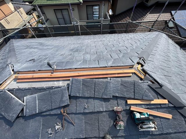 志免町で貫板を施工中