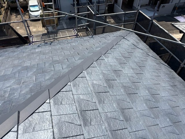 ルーガ鉄平を採用した屋根カバー工法