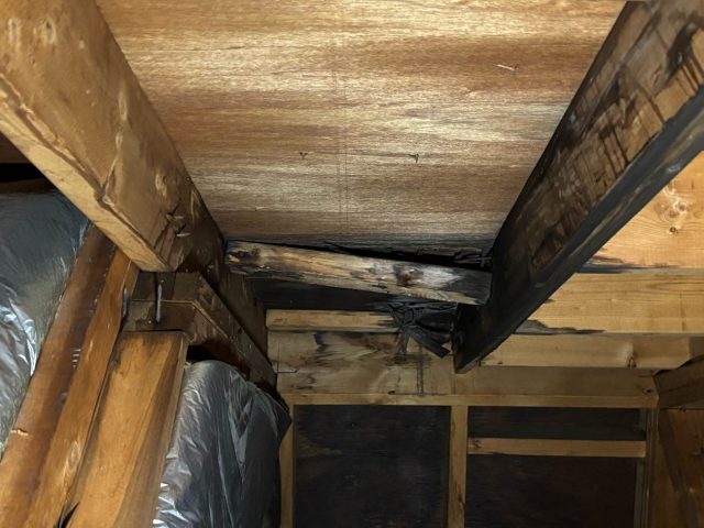 須恵町の屋根内部の雨漏り状況