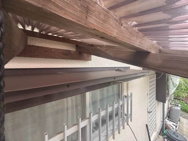 庇の板金カバー、福岡市城南区