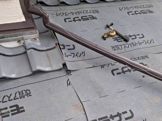 福岡市東区で葺き直しに伴うルーフィング敷設