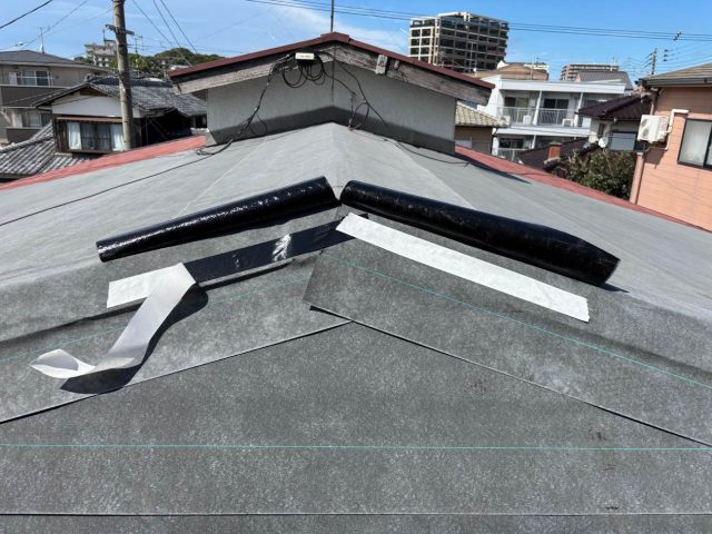 福岡市東区で防水シート上貼りによる雨漏り修理