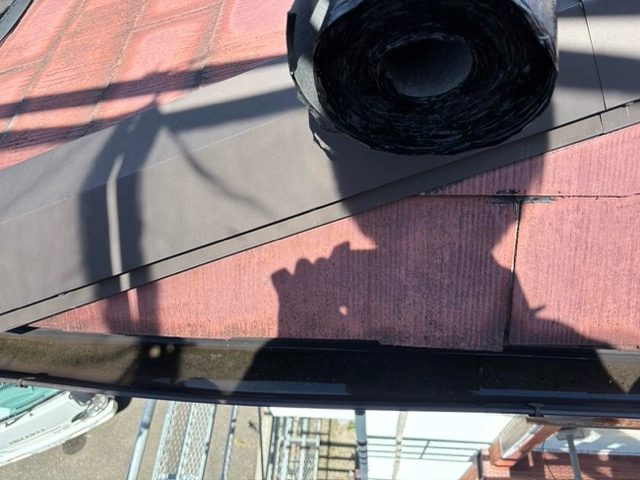 福岡市東区の雨漏り工事、ズレた屋根を元に戻す工事