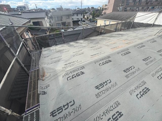 大野城市で防水シートを敷設