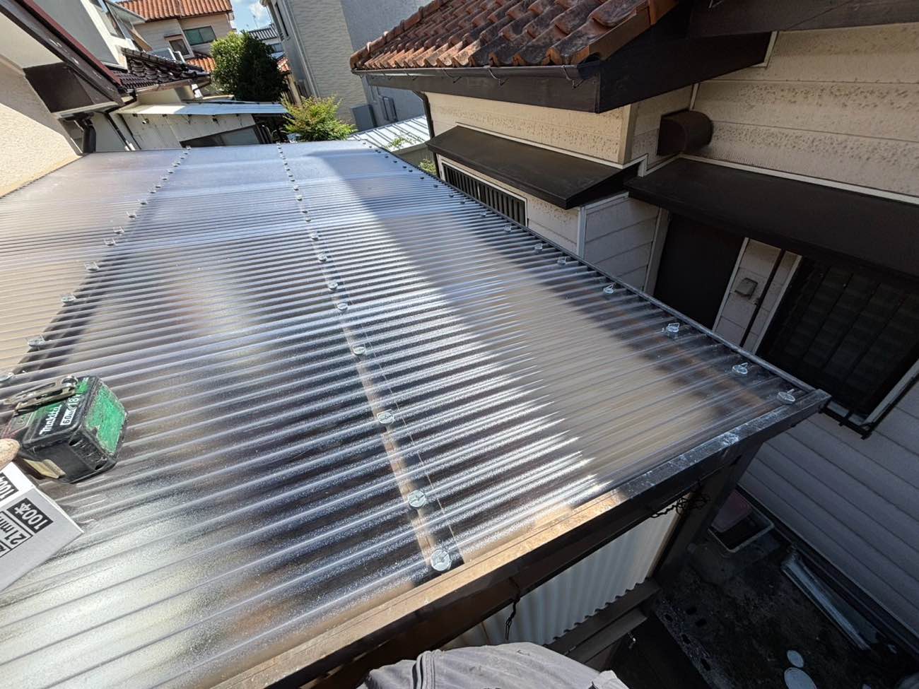 糸島市の物置屋根工事、ポリカ、カーポート