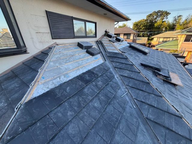 大野城市でルーガの施工が進む屋根