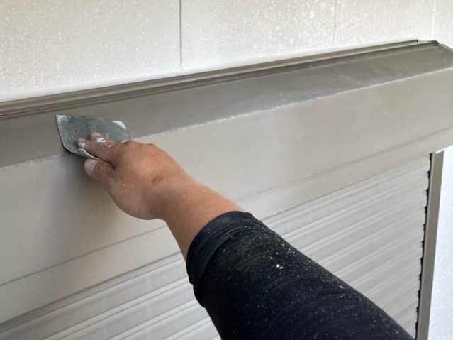 大野城市でシャッターボックスのケレン