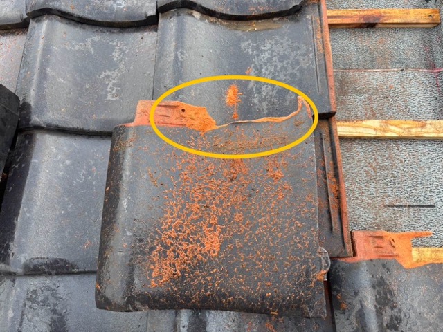 糸島市屋根の葺き直し工事、瓦の劣化