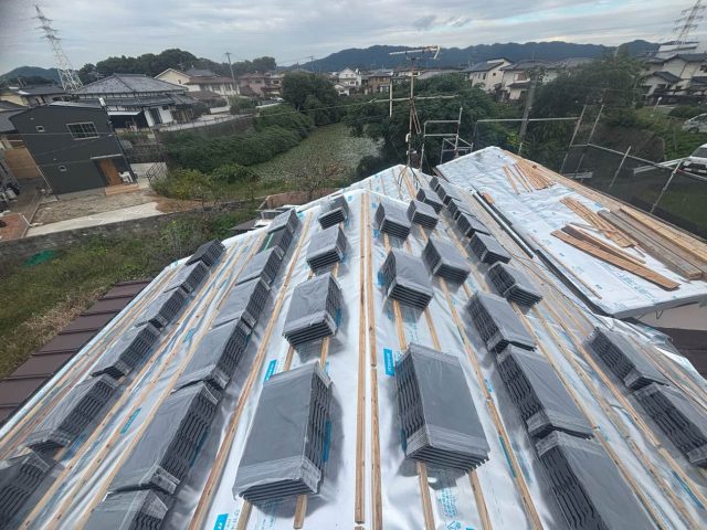 福津市の葺き替え工事で設置された桟木