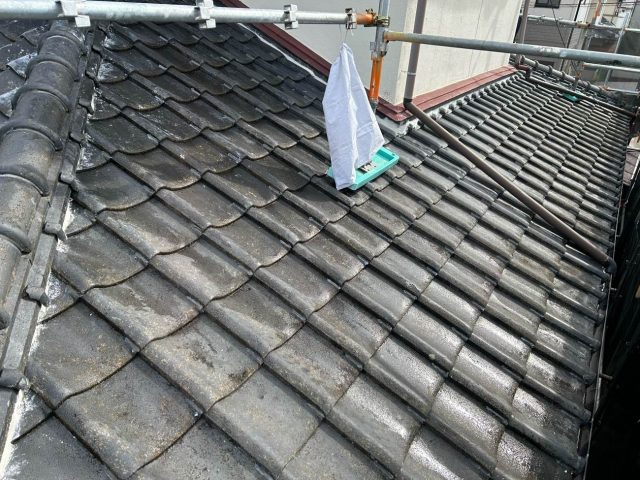 福岡市西区で漆喰の詰め直しが終わった瓦屋根