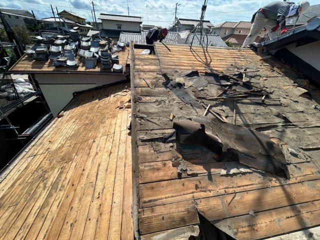 福津市で瓦を撤去して見えてきた屋根の下地