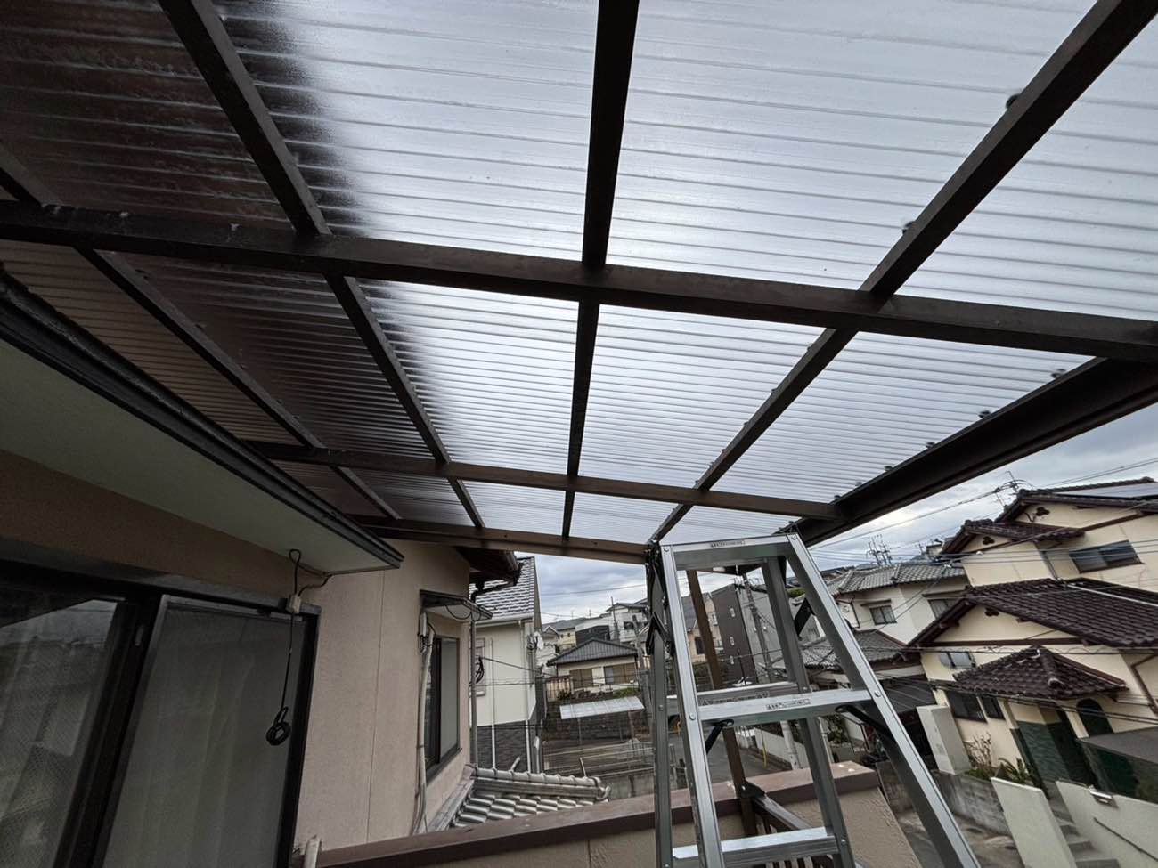 ベランダからの雨漏り、福岡市屋根修理