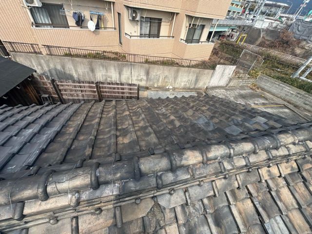 福岡市東区の瓦屋根を調査