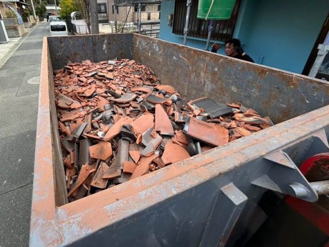 福岡市南区で撤去した瓦
