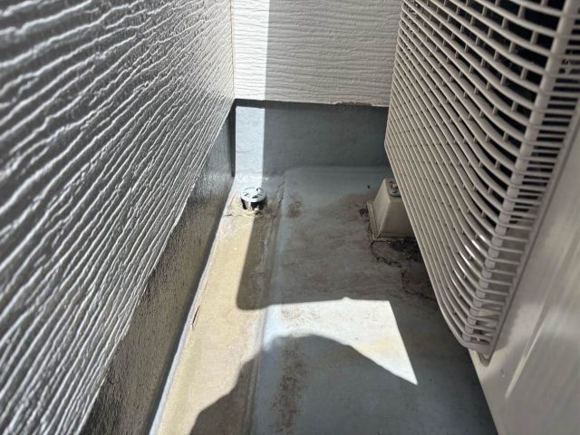 福岡市南区の塗膜が劣化したベランダ床