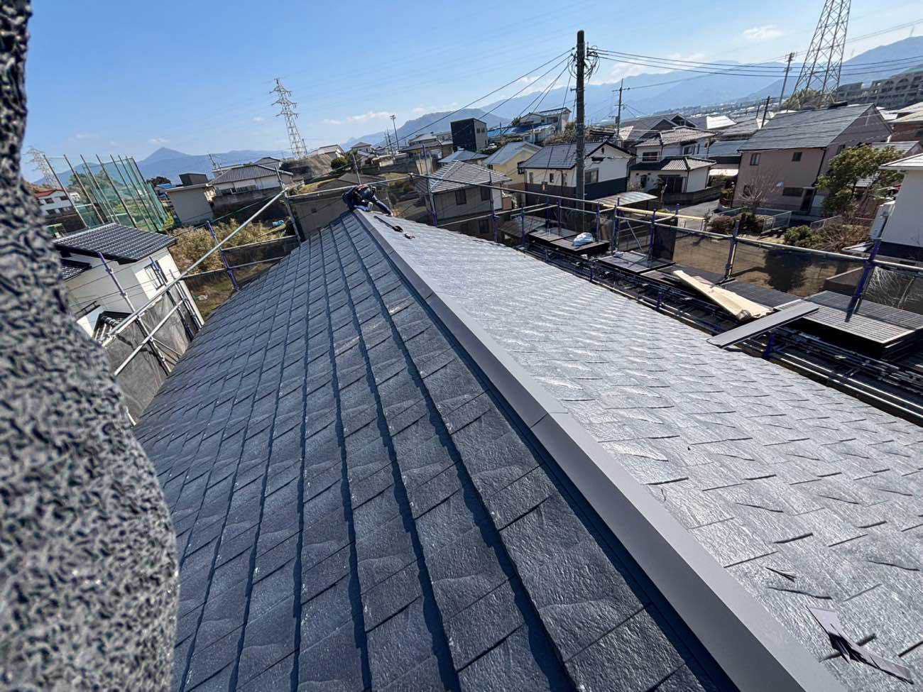 福岡市南区の屋根リフォーム、ルーガ、太陽光パネル、屋根の苔やさび