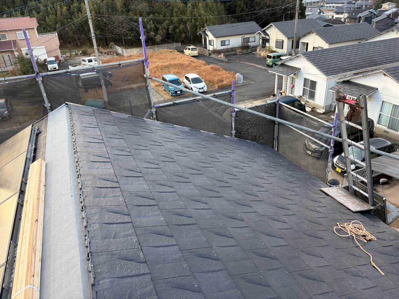 福岡市南区の屋根リフォーム、ルーガ、太陽光パネル、屋根の苔やさび