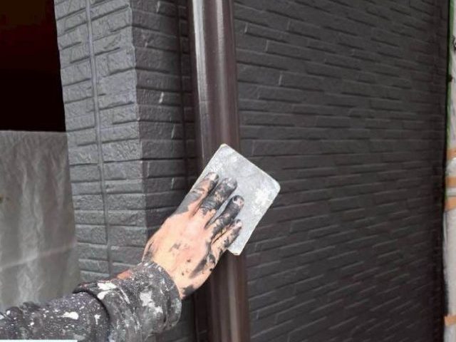 福岡市南区で竪樋のケレン処理