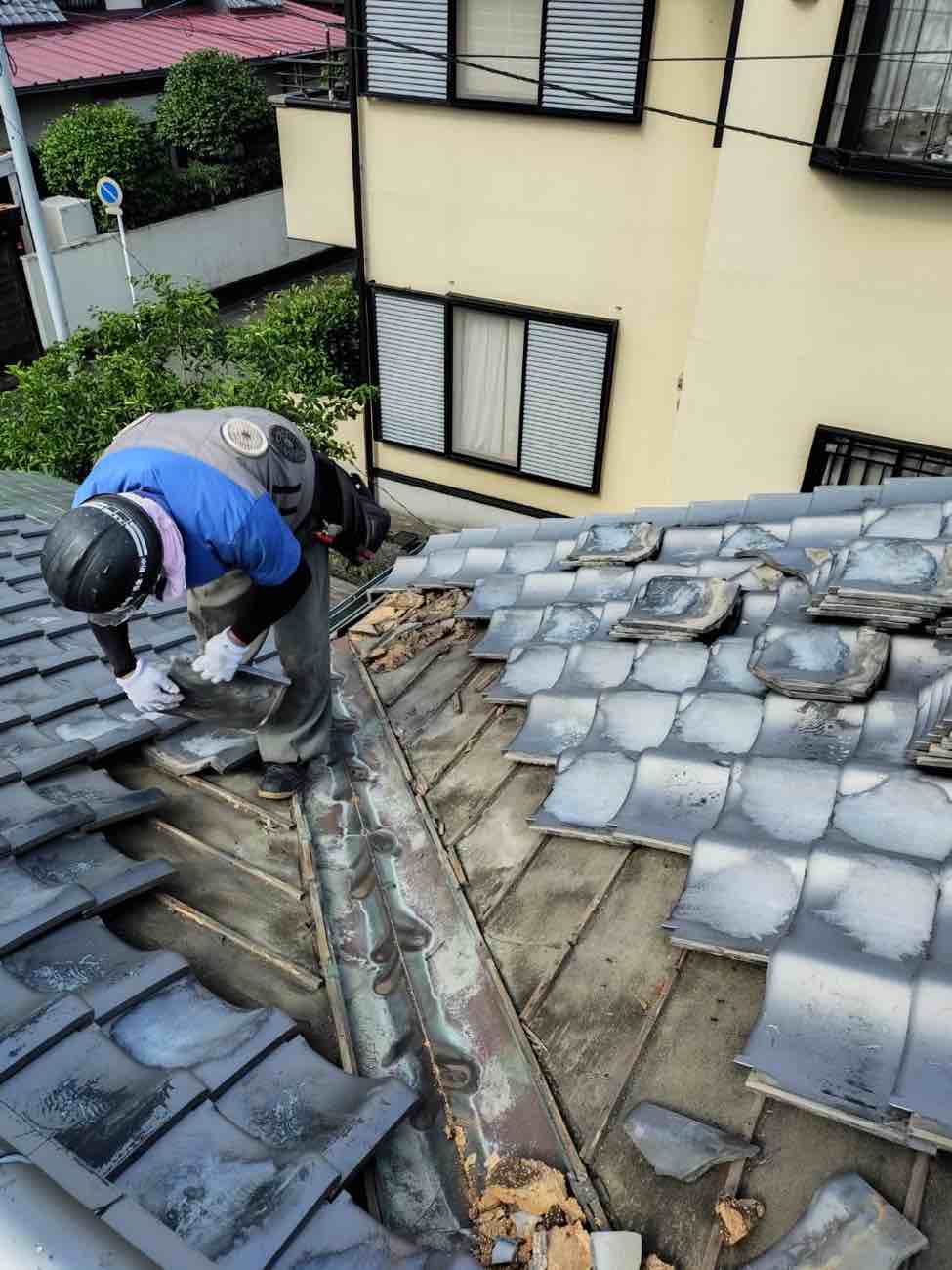 谷板金の劣化、谷板金の穴あき
