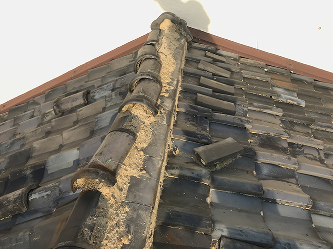 棟が崩れている