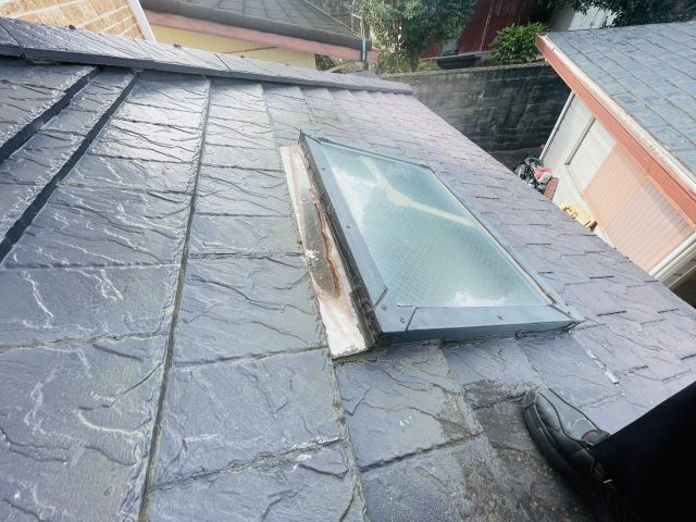 福岡市西区の経年劣化したセメント瓦