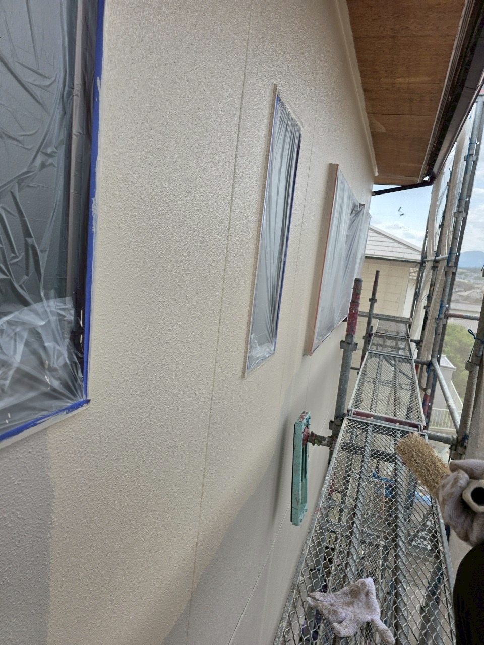 四日市市で2回目の外壁塗装にプレミアムシリコンを使用した施工写真