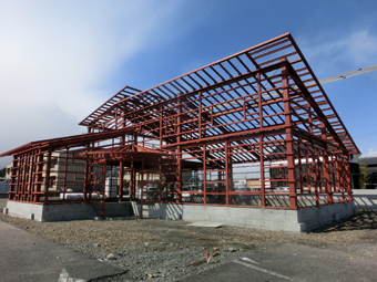 鉄骨で組まれた構造