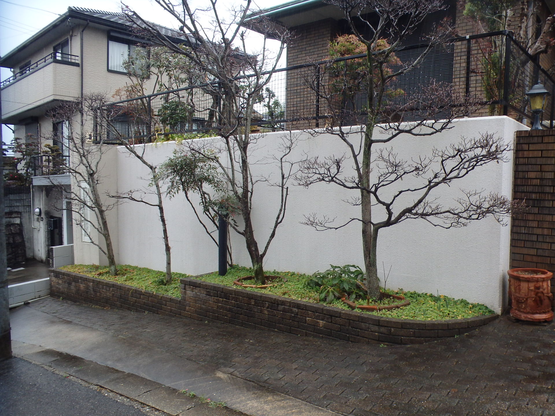 エクステリア、外構壁の汚れ具合