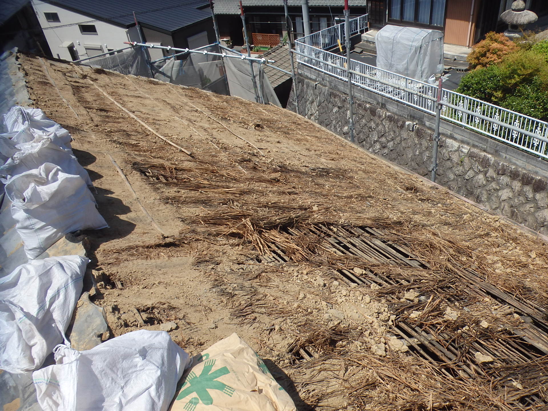 屋根土葺き土野地板下葺き材