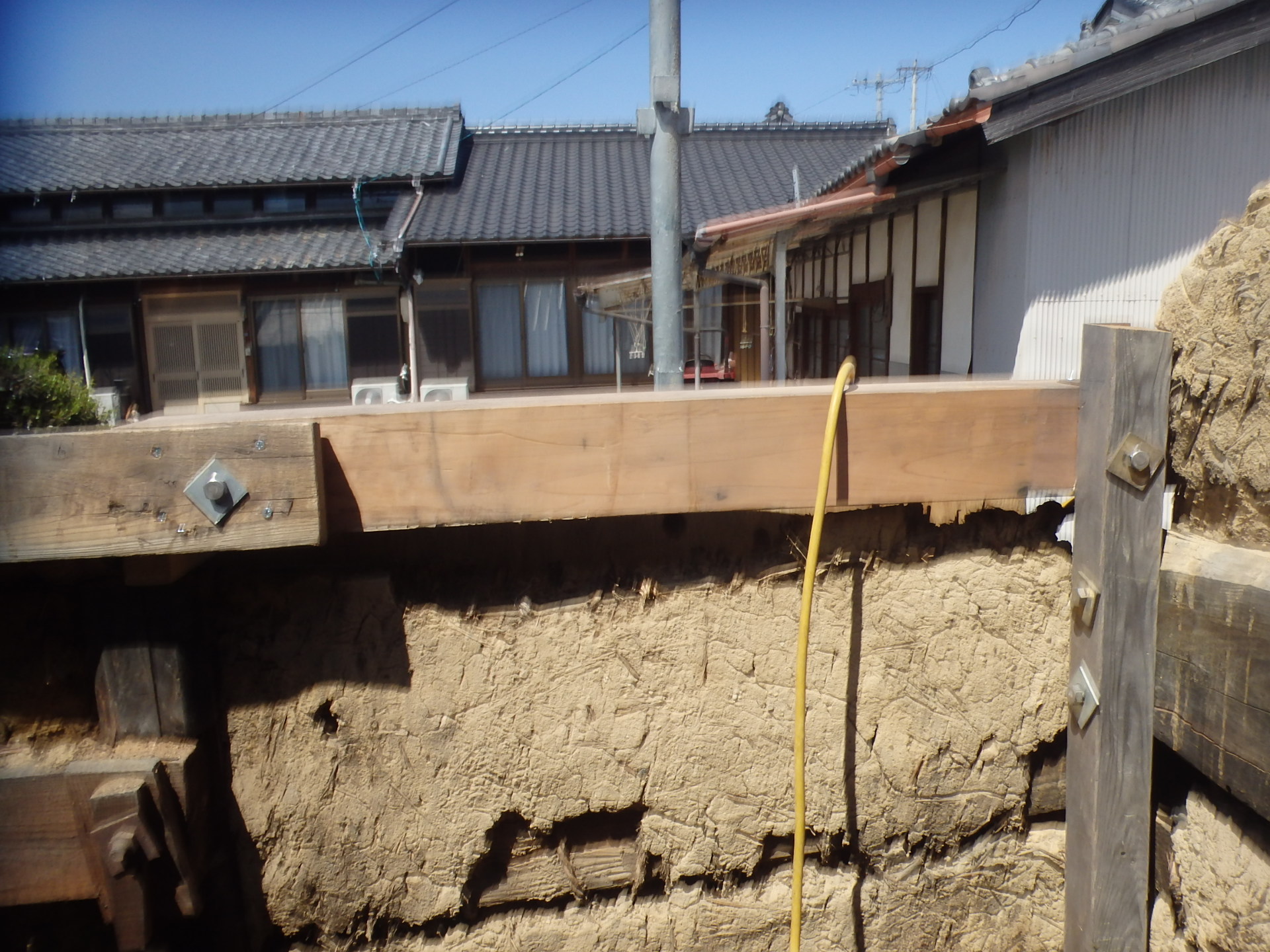 瓦屋根の軒桁補強