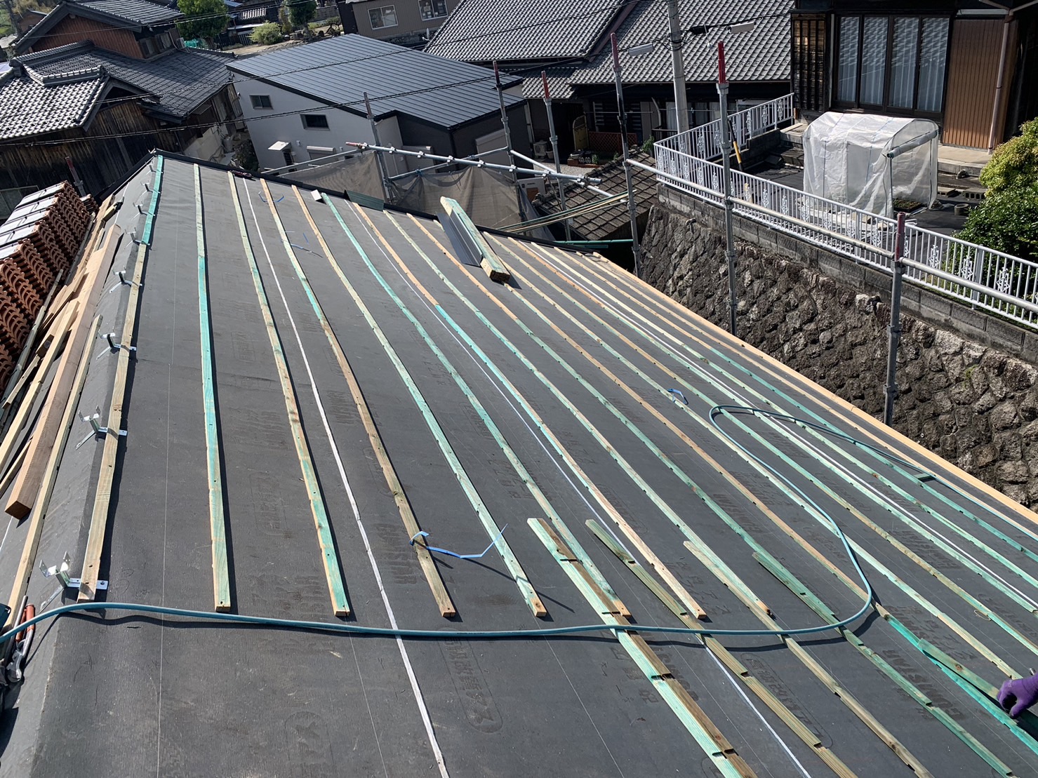 瓦屋根の葺き替え瓦桟木の設置