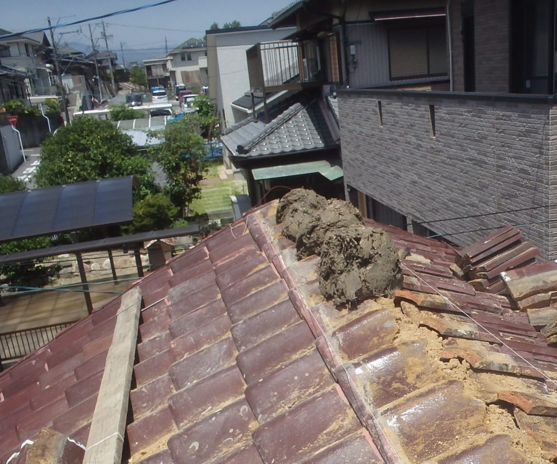 棟瓦取り直しの土葺き状況