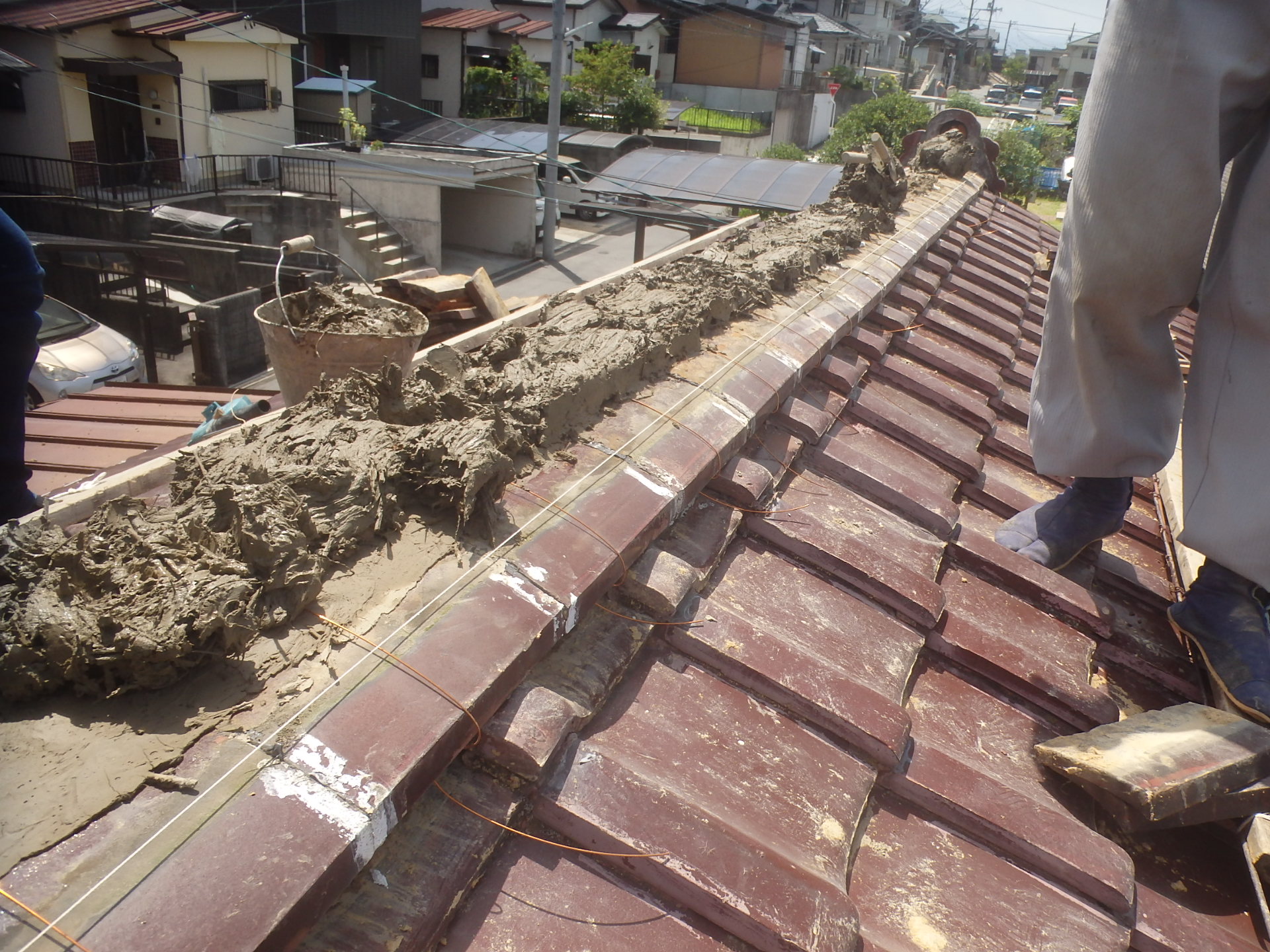 棟瓦取り直しの２段目土葺き