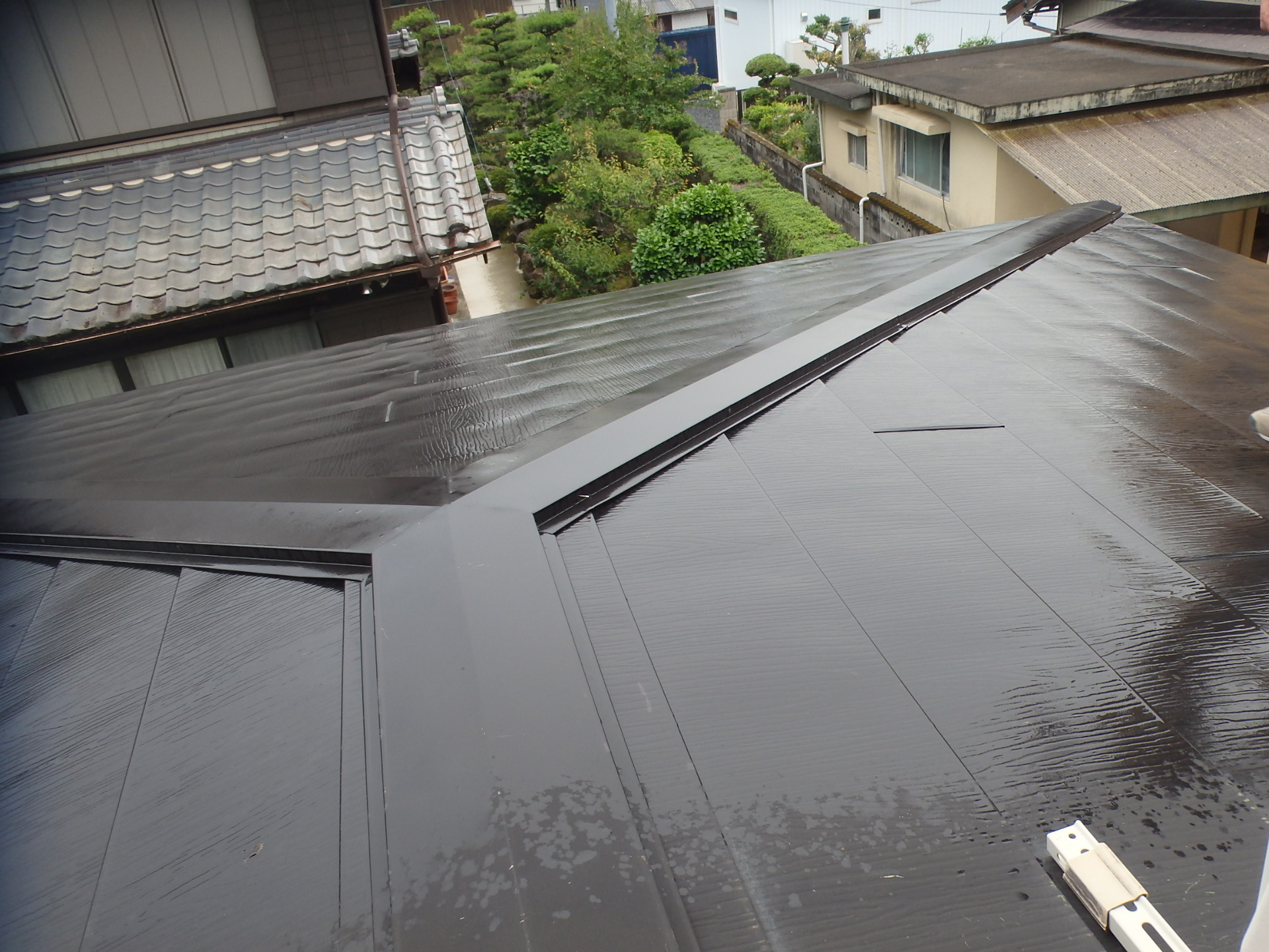 増築した部屋の板金屋根