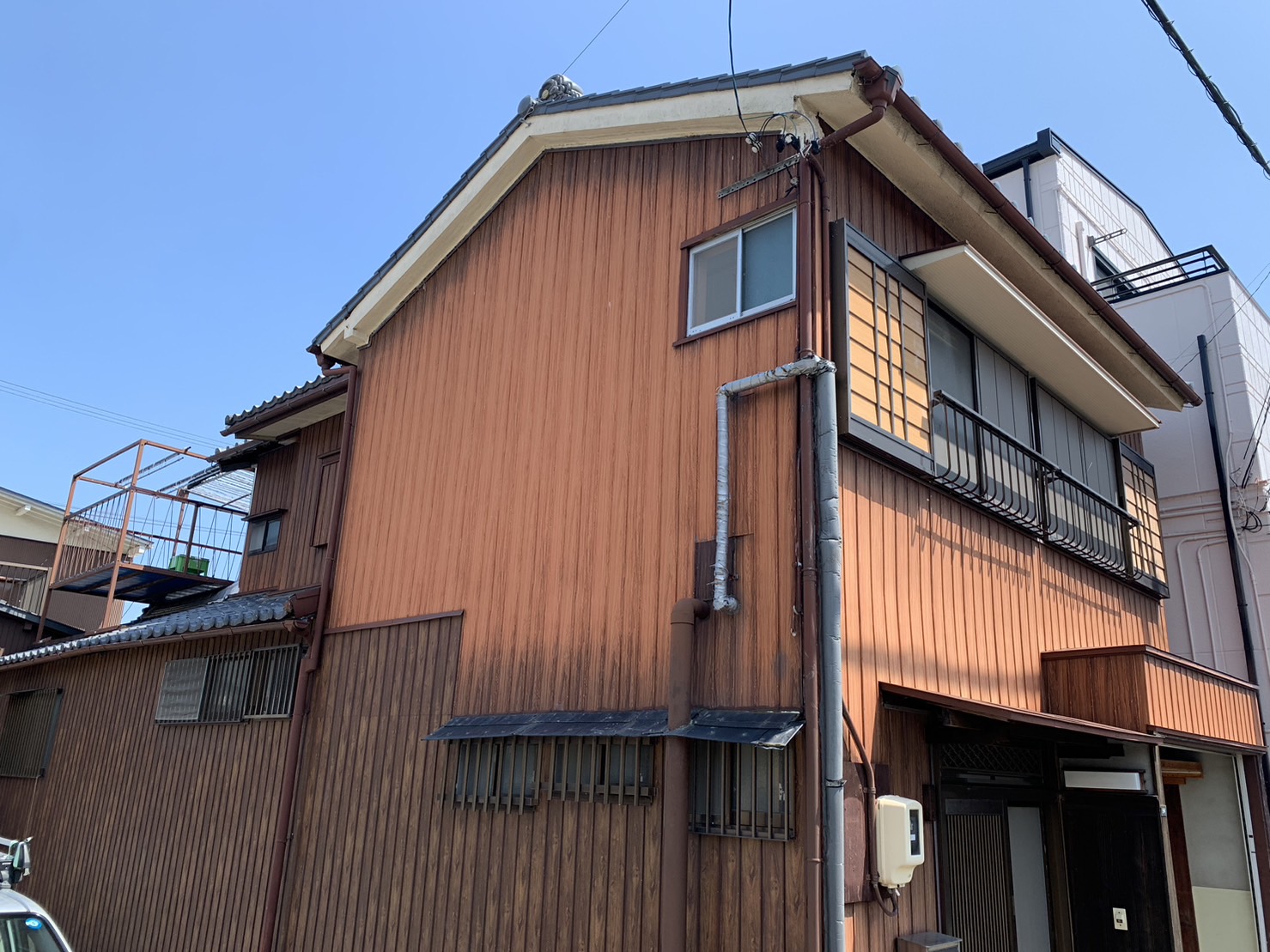 四日市増築した瓦屋根から雨漏り全景