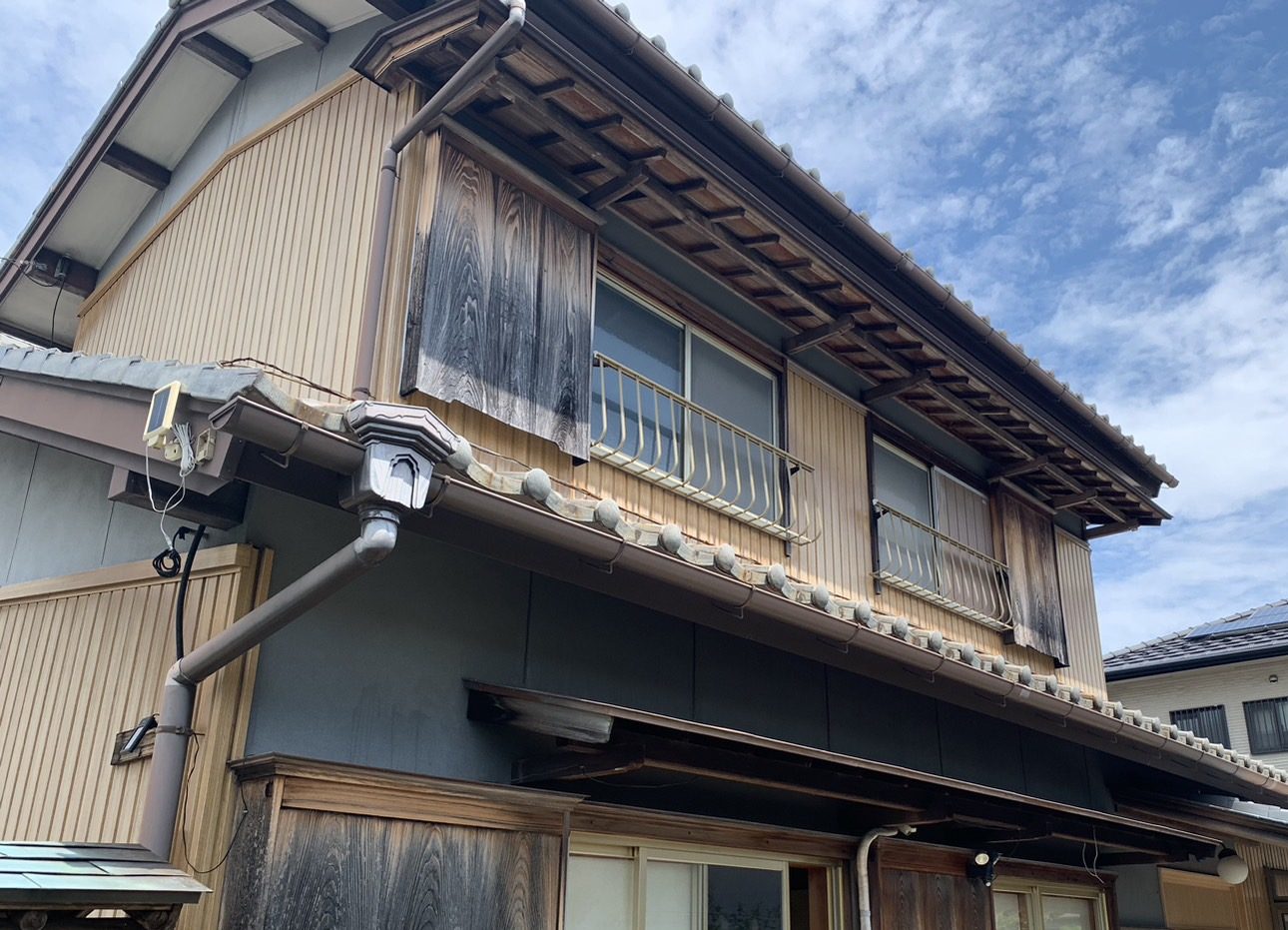 四日市市の雨漏れ全景