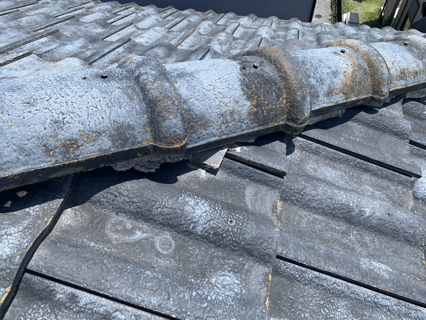 四日市モニエル瓦の棟漆喰劣化