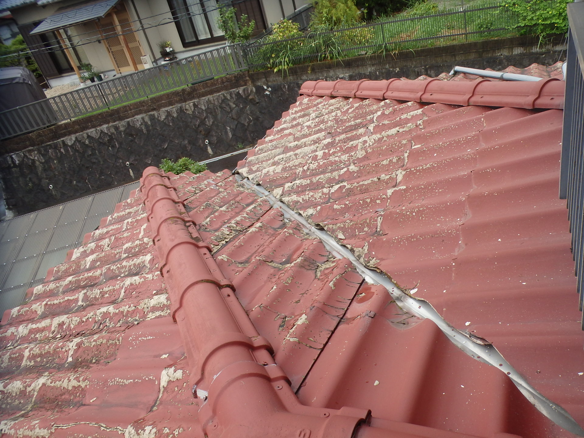 四日市市セキスイかわらUの劣化状況