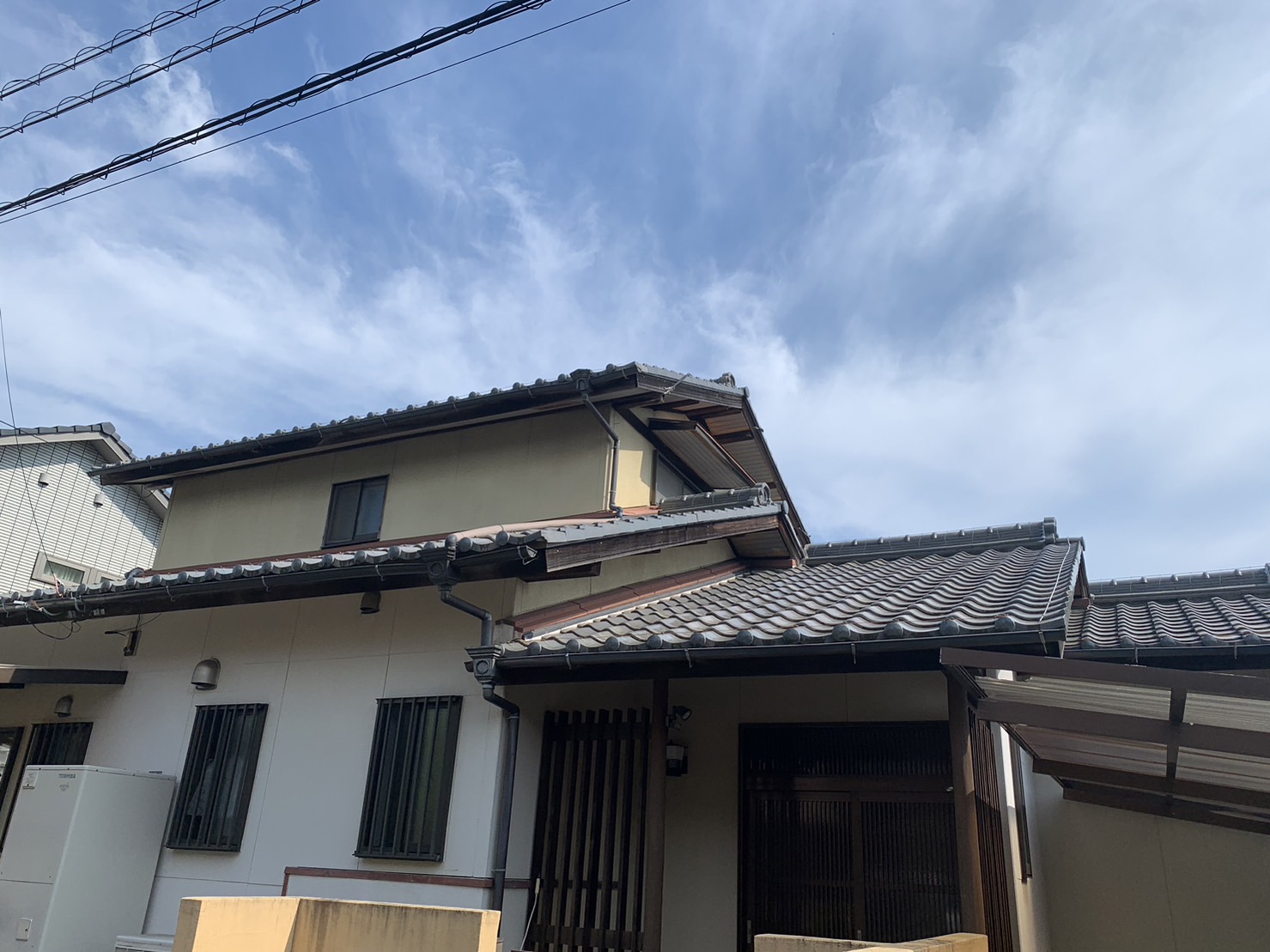 桑名市瓦屋根の全景