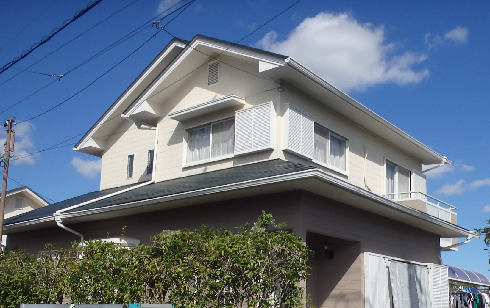 四日市市のお客様で雨漏り家の全景